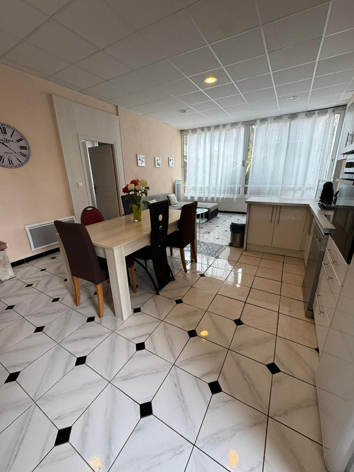 Néris-les-Bains Aquanerius Residence מראה חיצוני תמונה